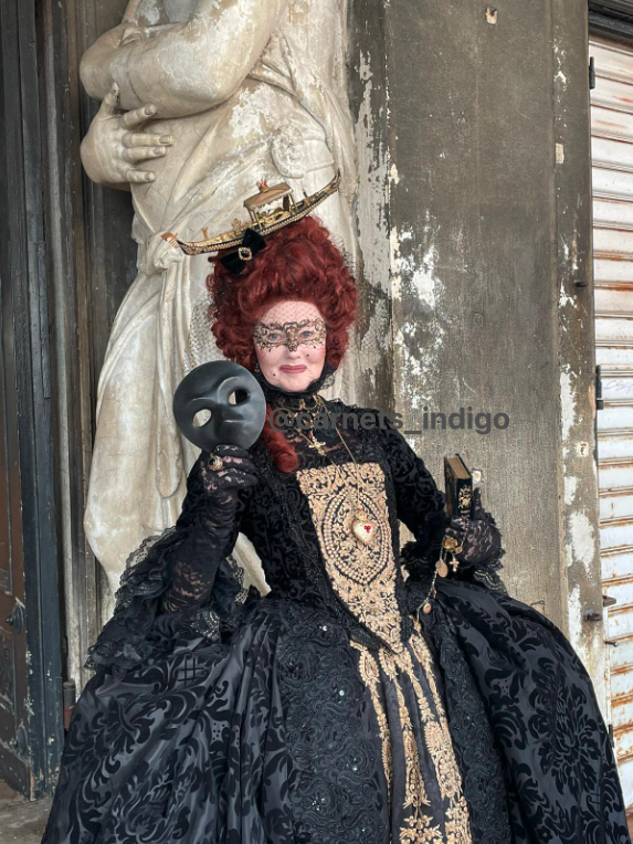 carnaval de venise, italie, 2024, femme masquée, déguisement